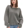 Antracytowy sweter z odkrytymi ramionami