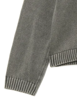 Antracytowy sweter z odkrytymi ramionami