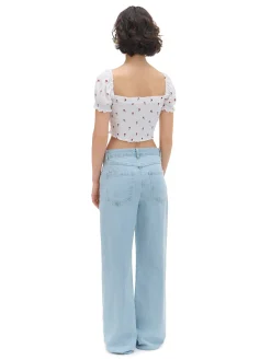 Biała bluzka crop top w kwiaty