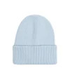 Błękitna czapka beanie z dodatkiem wiskozy