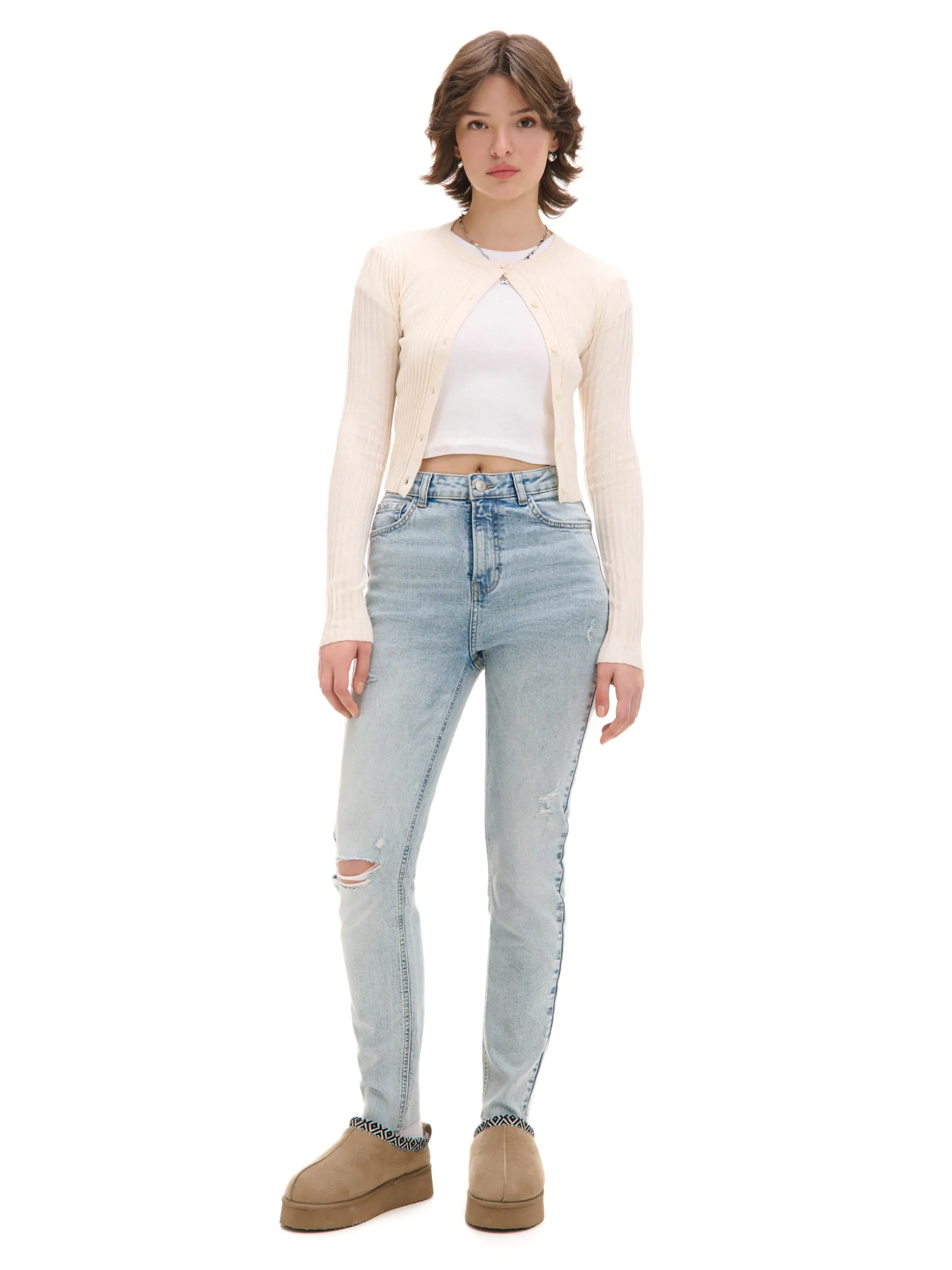 Błękitne jeansy skinny z przetarciami