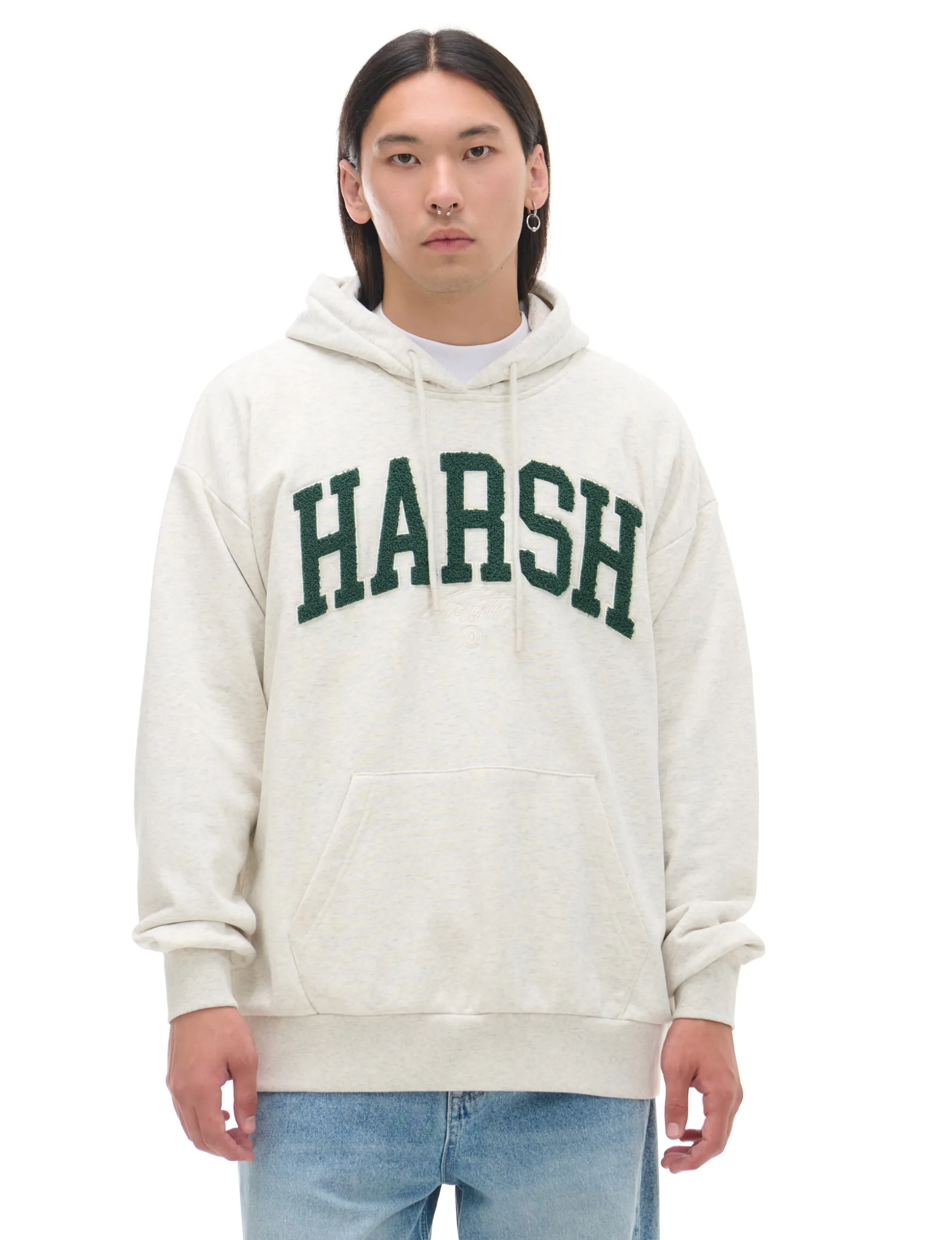 Bluza z kapturem i naszywkami