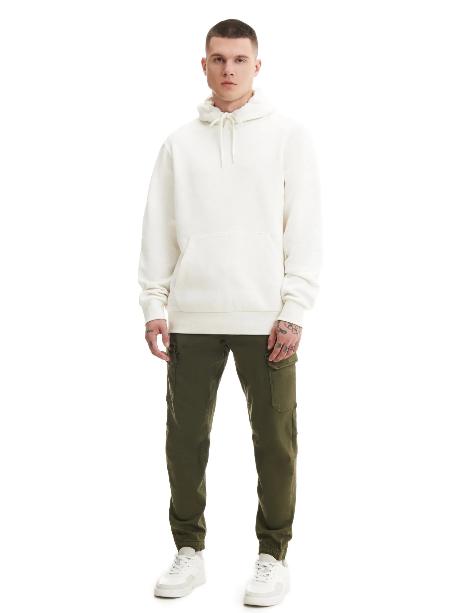 Ciemnozielone joggery basic z kieszeniami cargo