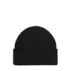 Czarna czapka beanie z naszywką