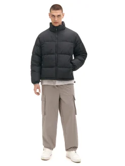 Czarna kurtka puffer