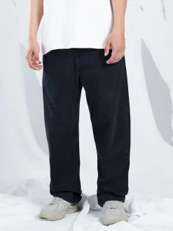 Czarne jeansy baggy