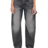 Czarne jeansy skater