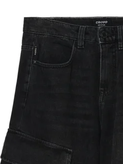 Czarne jeansy skater z kieszeniami