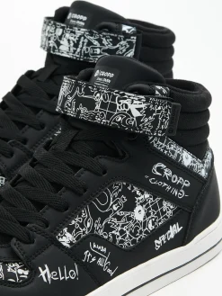 Czarne sneakersy z komiksowym nadrukiem