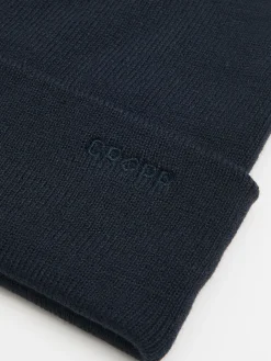 Granatowa czapka beanie z naszywką