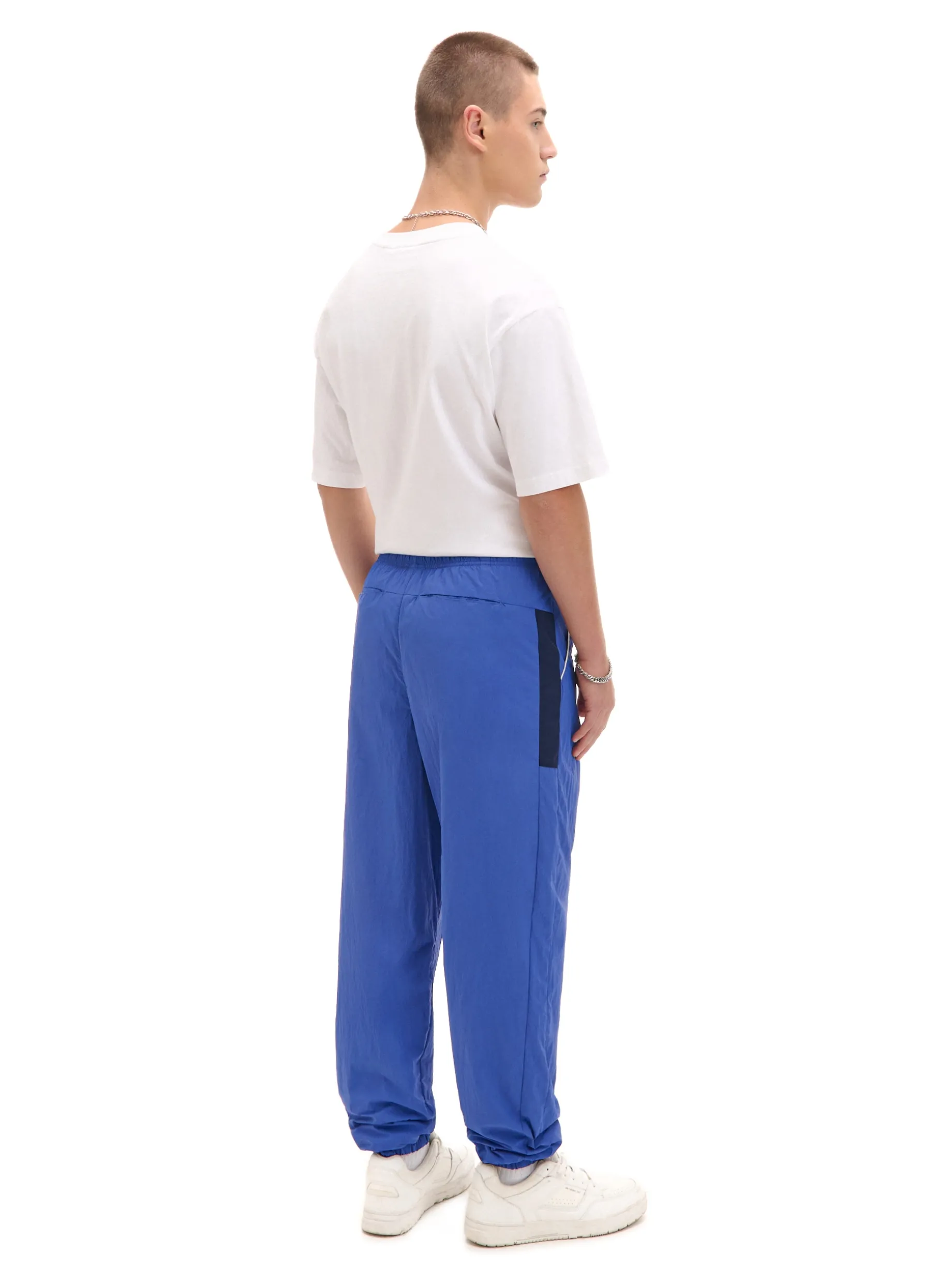 Granatowe spodnie joggery basic