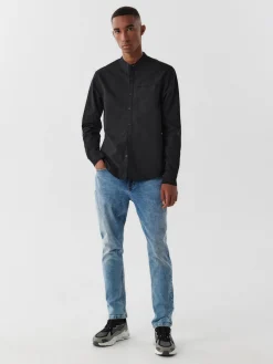 Jasne jeansy carrot