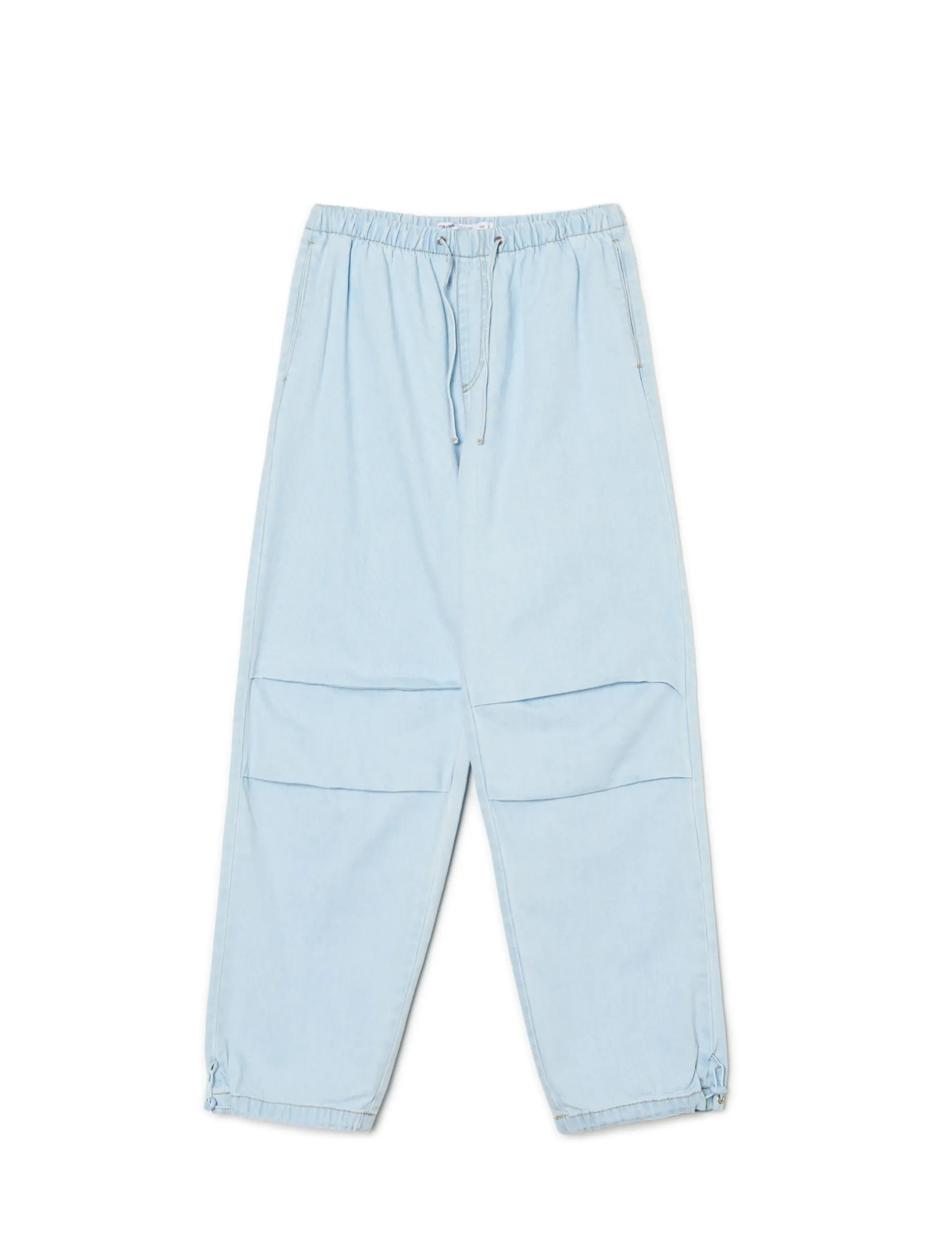 Jasnoniebieskie jeansy parachute