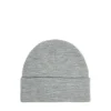 Jasnoszara czapka beanie z naszywką