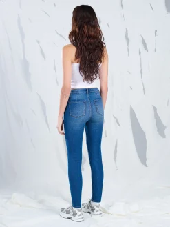 Jeansy skinny z kieszeniami