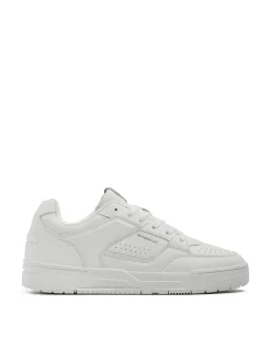 Klasyczne białe sneakersy