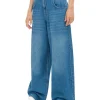Niebieskie jeansy baggy