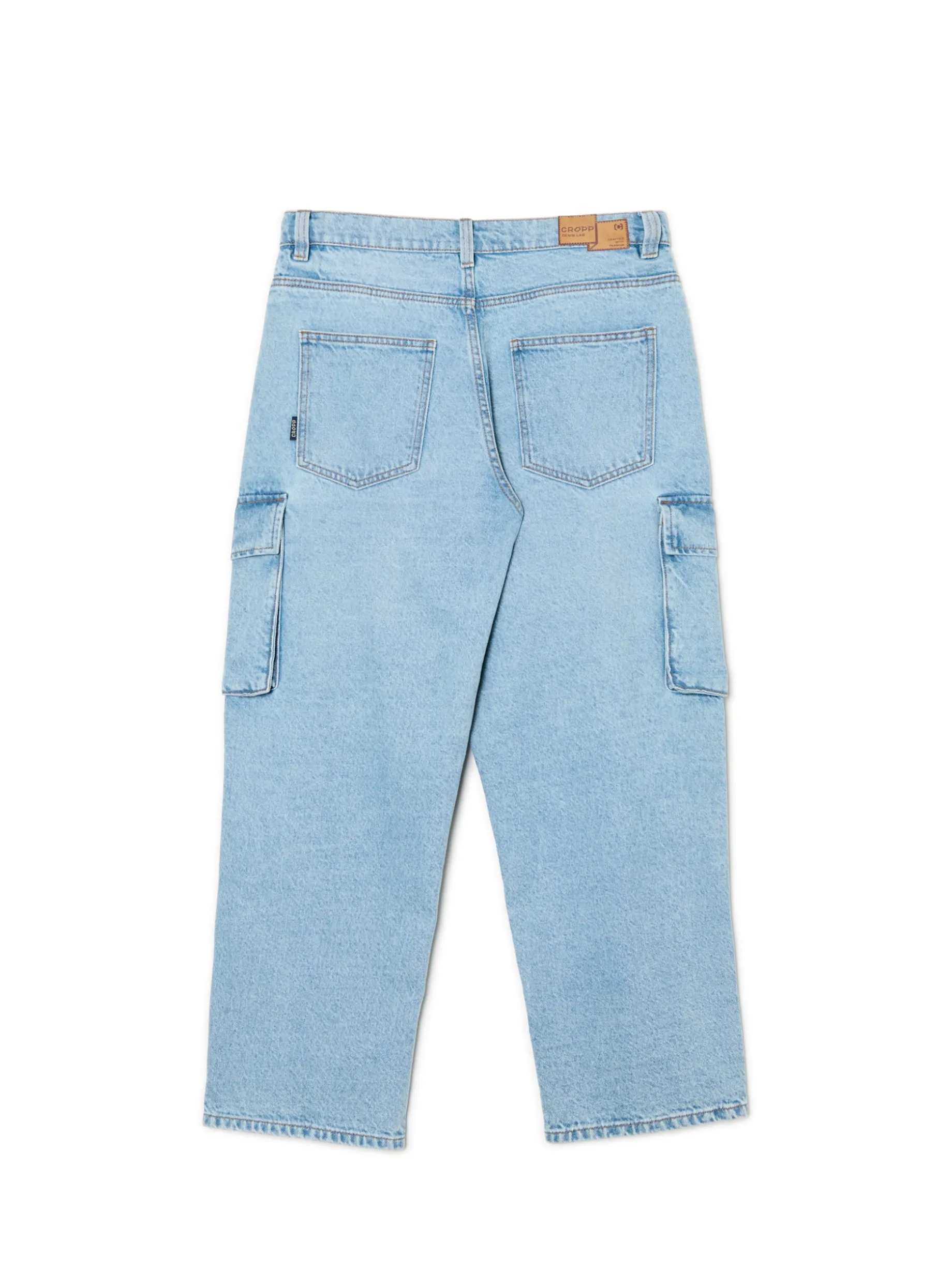 Niebieskie jeansy baggy