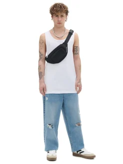Niebieskie jeansy loose baggy