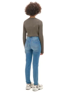 Niebieskie jeansy skinny z kieszeniami