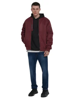 Niebieskie jeansy slim