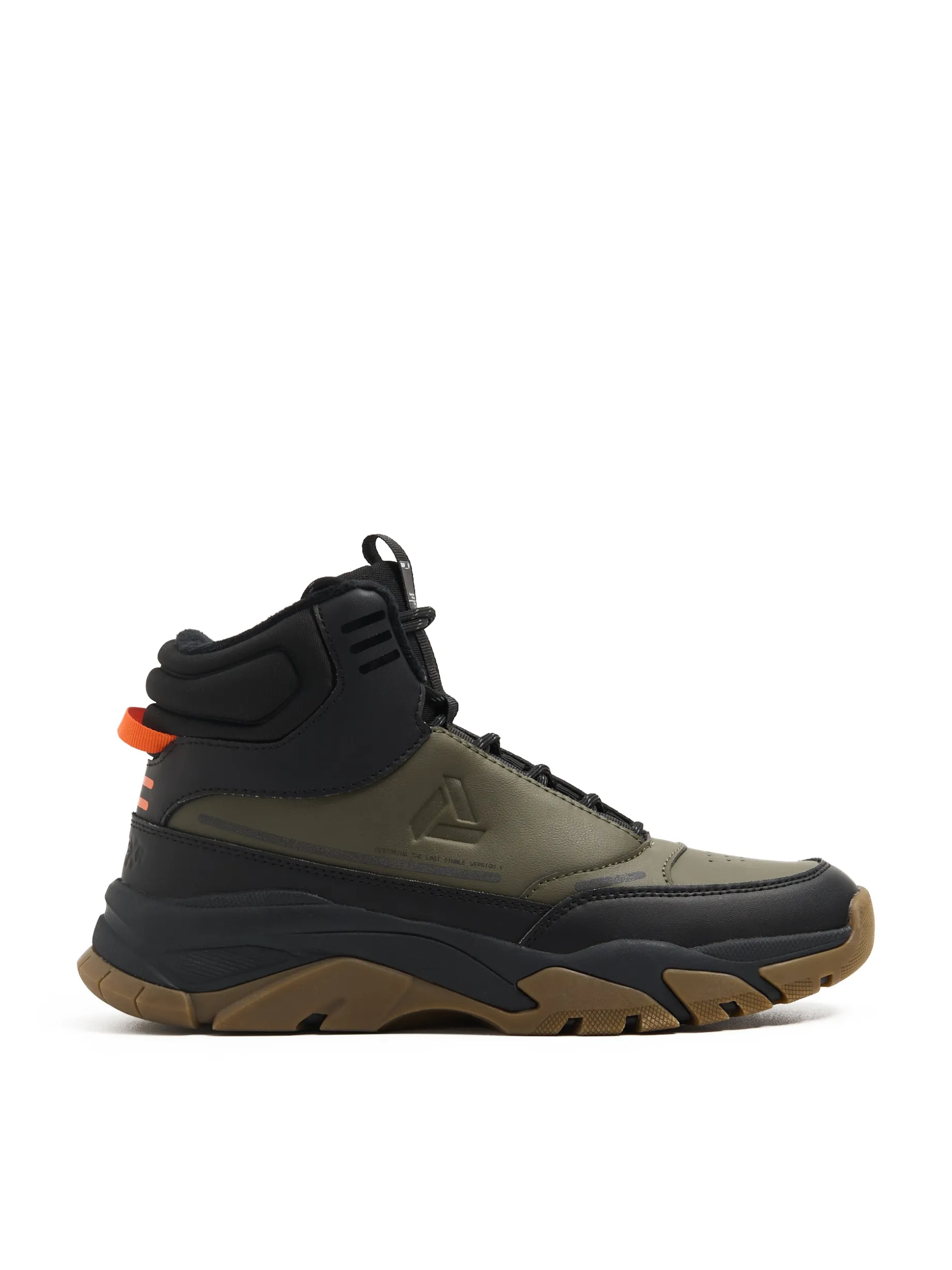 Oliwkowe wysokie sneakersy na zimę
