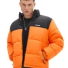 Pomarańczowa kurtka puffer