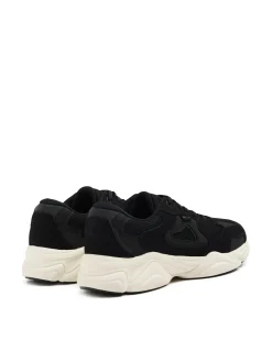 Sneakersy na białej podeszwie