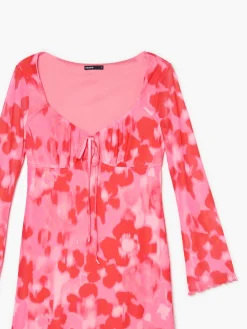 Sukienka z kwiatowym motywem
