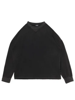 Szary sweter oversize