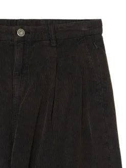 Sztruksowe szerokie spodnie chino